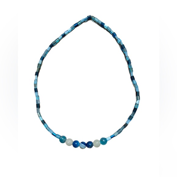 Handmade Jade Healing Crystal Necklace - Picture 2 of 6